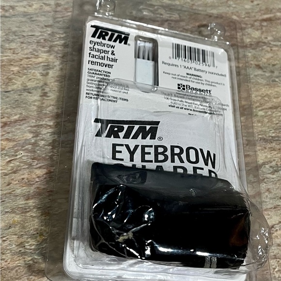 New Beauty Care Trim eyebrow shaped and facial hair remover - Picture 3 of 9